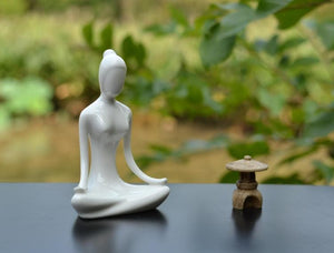 Accesorios de Terapia de Té_Mini Estatua de Meditación_Blanco_Cerámica 