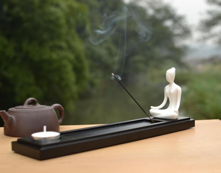 Tea Therapy Accessories_Wood Base_Incense Plug_White_Lady