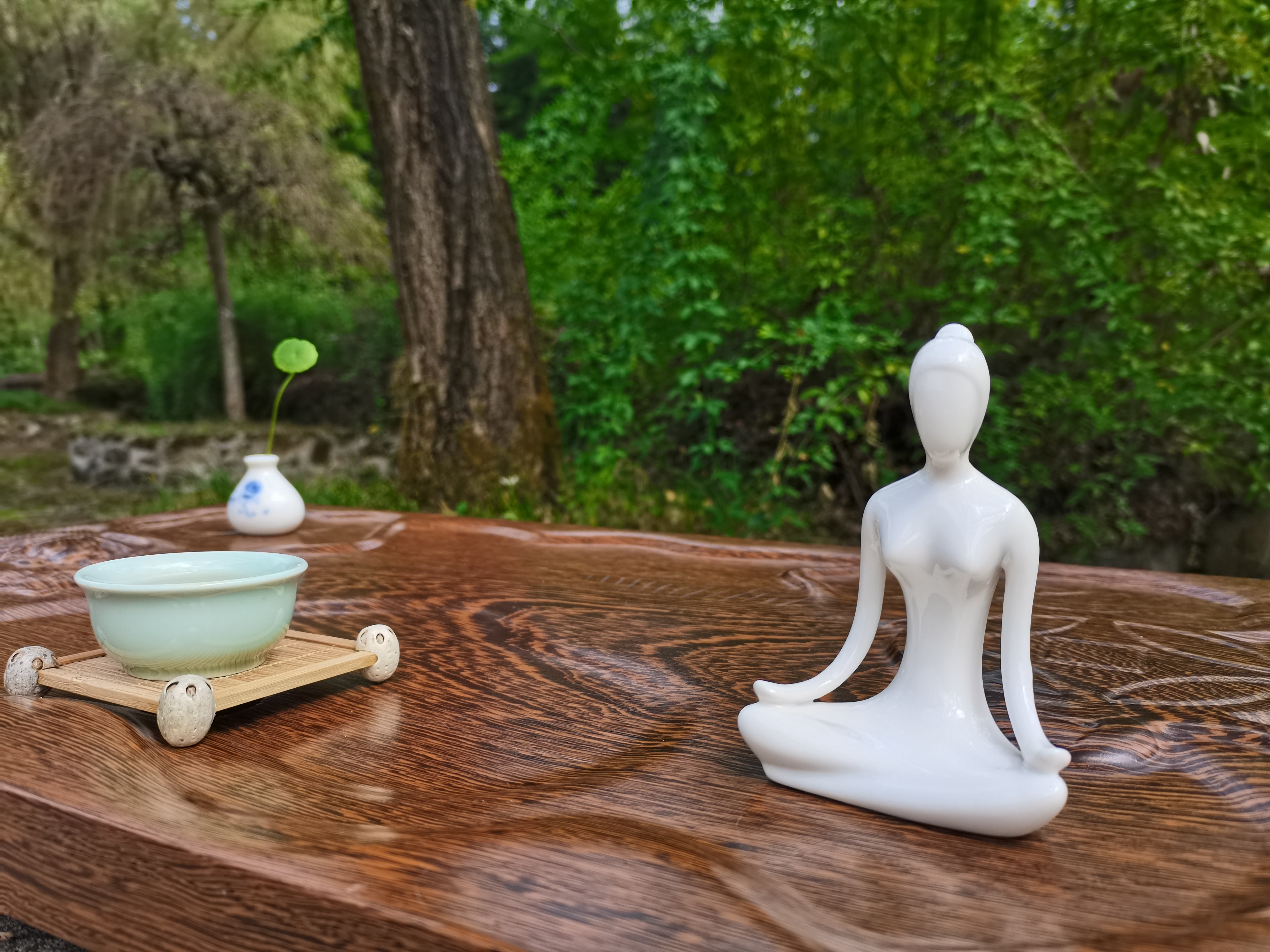 Accesorios de Terapia de Té_Mini Estatua de Meditación_Blanco_Cerámica 